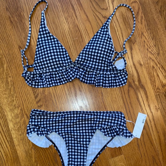 Bathing suit - Picture 2 of 3